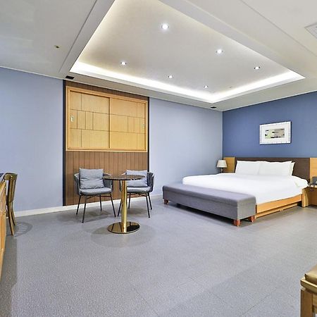 Seomyeon Ib Hotel Busan Bagian luar foto