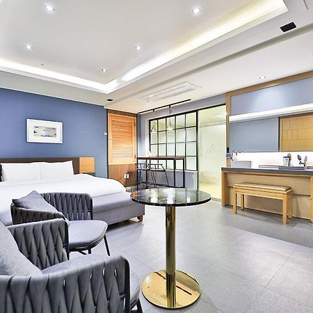Seomyeon Ib Hotel Busan Bagian luar foto