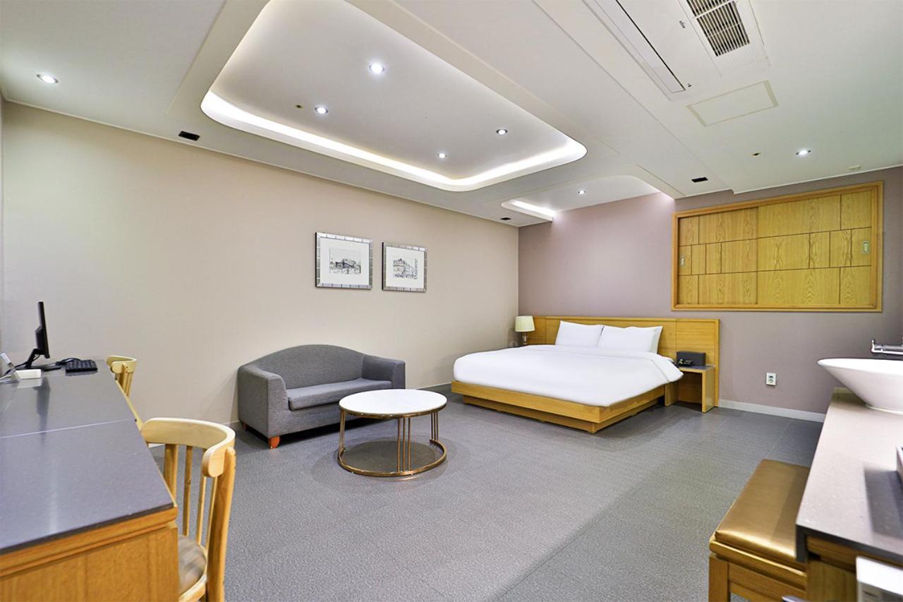 Seomyeon Ib Hotel Busan Bagian luar foto