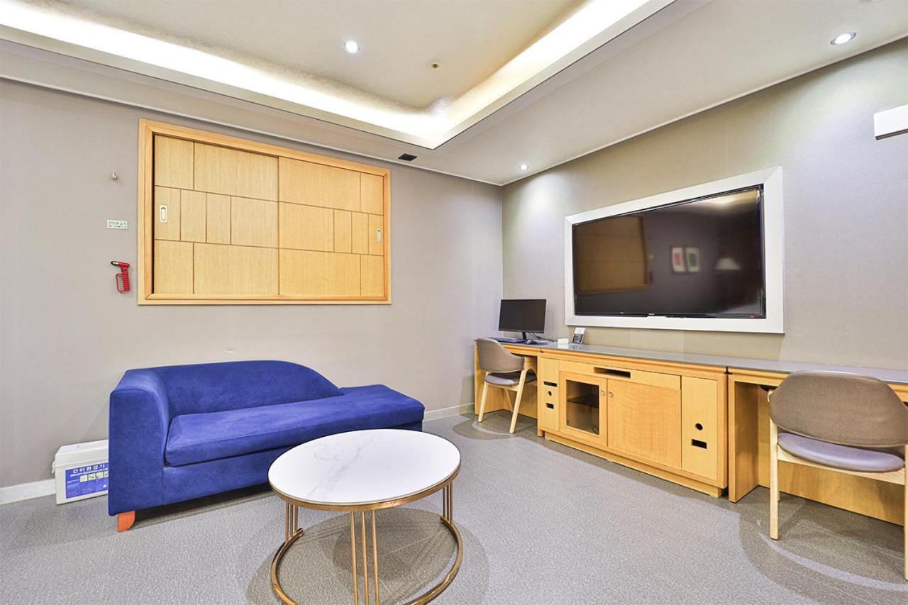 Seomyeon Ib Hotel Busan Bagian luar foto