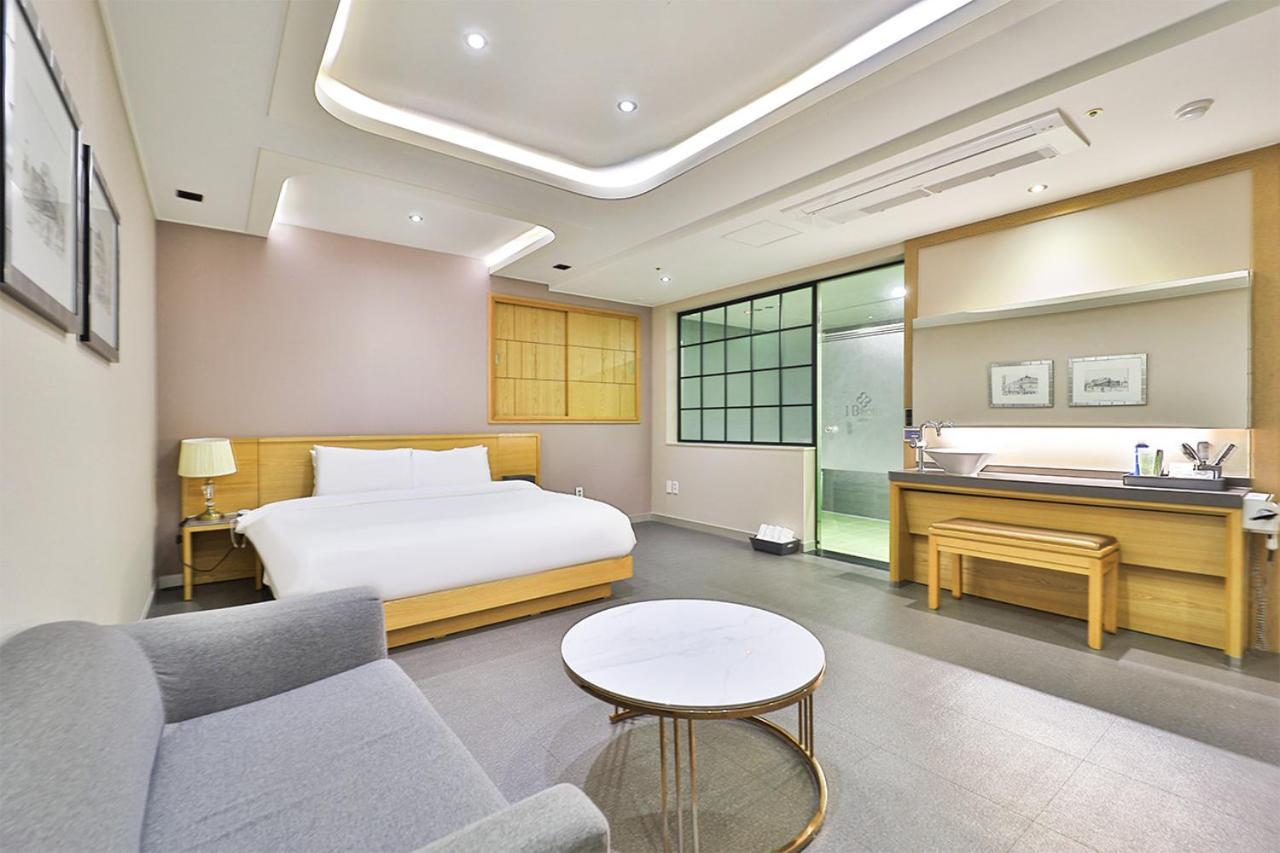 Seomyeon Ib Hotel Busan Bagian luar foto