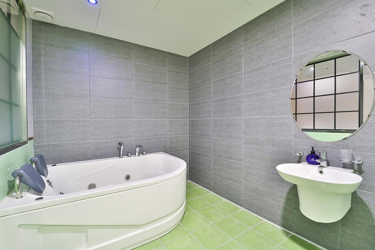 Seomyeon Ib Hotel Busan Bagian luar foto