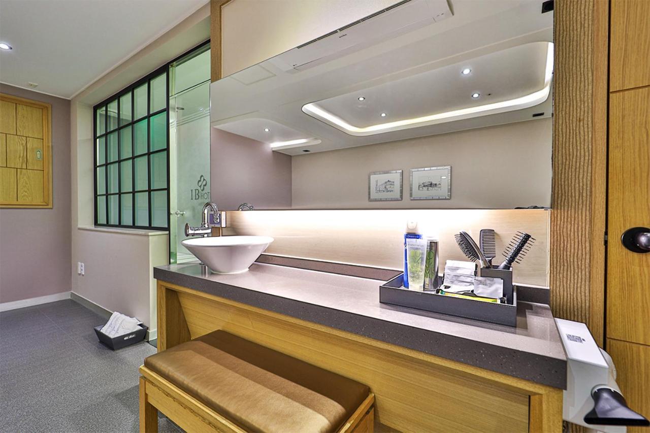 Seomyeon Ib Hotel Busan Bagian luar foto