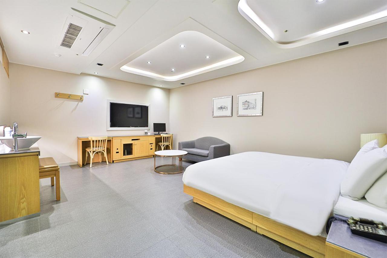 Seomyeon Ib Hotel Busan Bagian luar foto